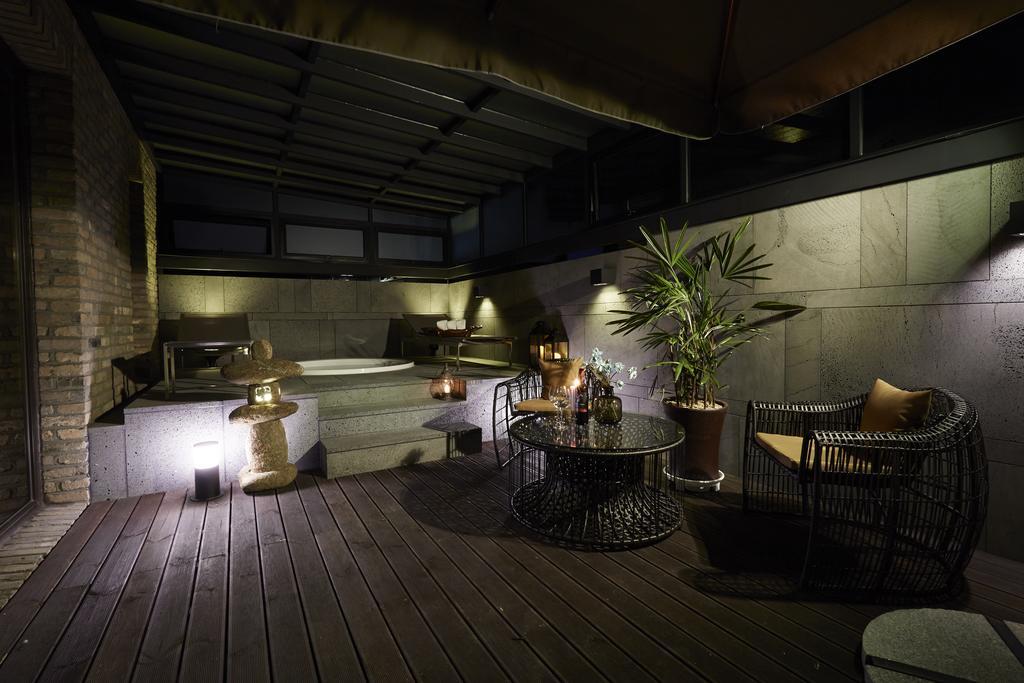 Chungbuk Inno City Namoo Hotel Eumseong Rum bild
