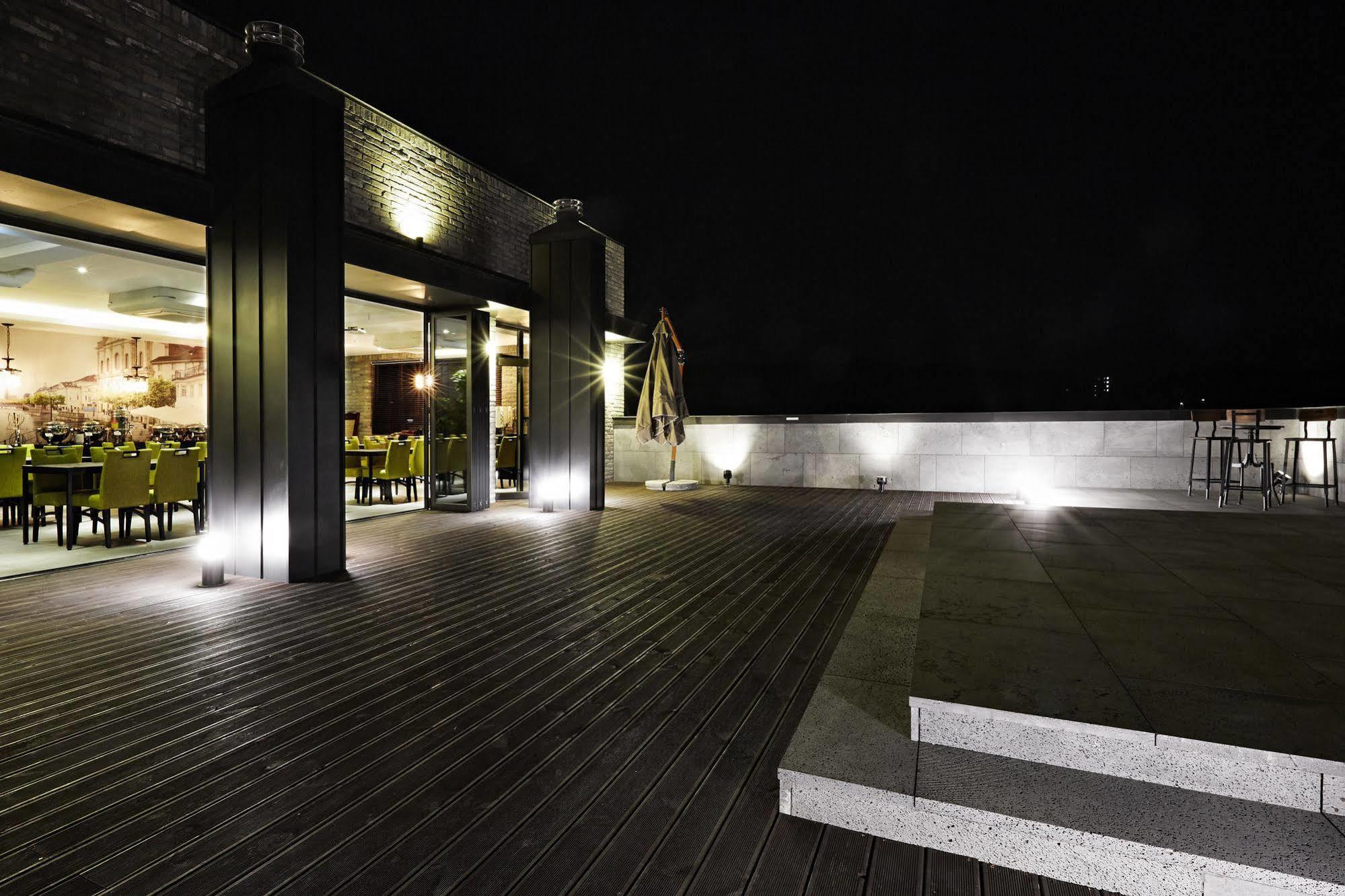 Chungbuk Inno City Namoo Hotel Eumseong Exteriör bild