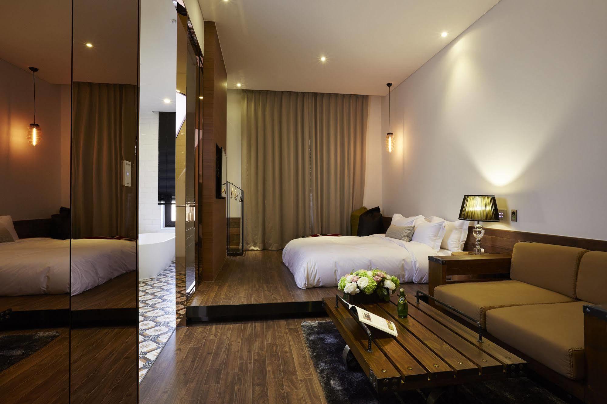 Chungbuk Inno City Namoo Hotel Eumseong Exteriör bild