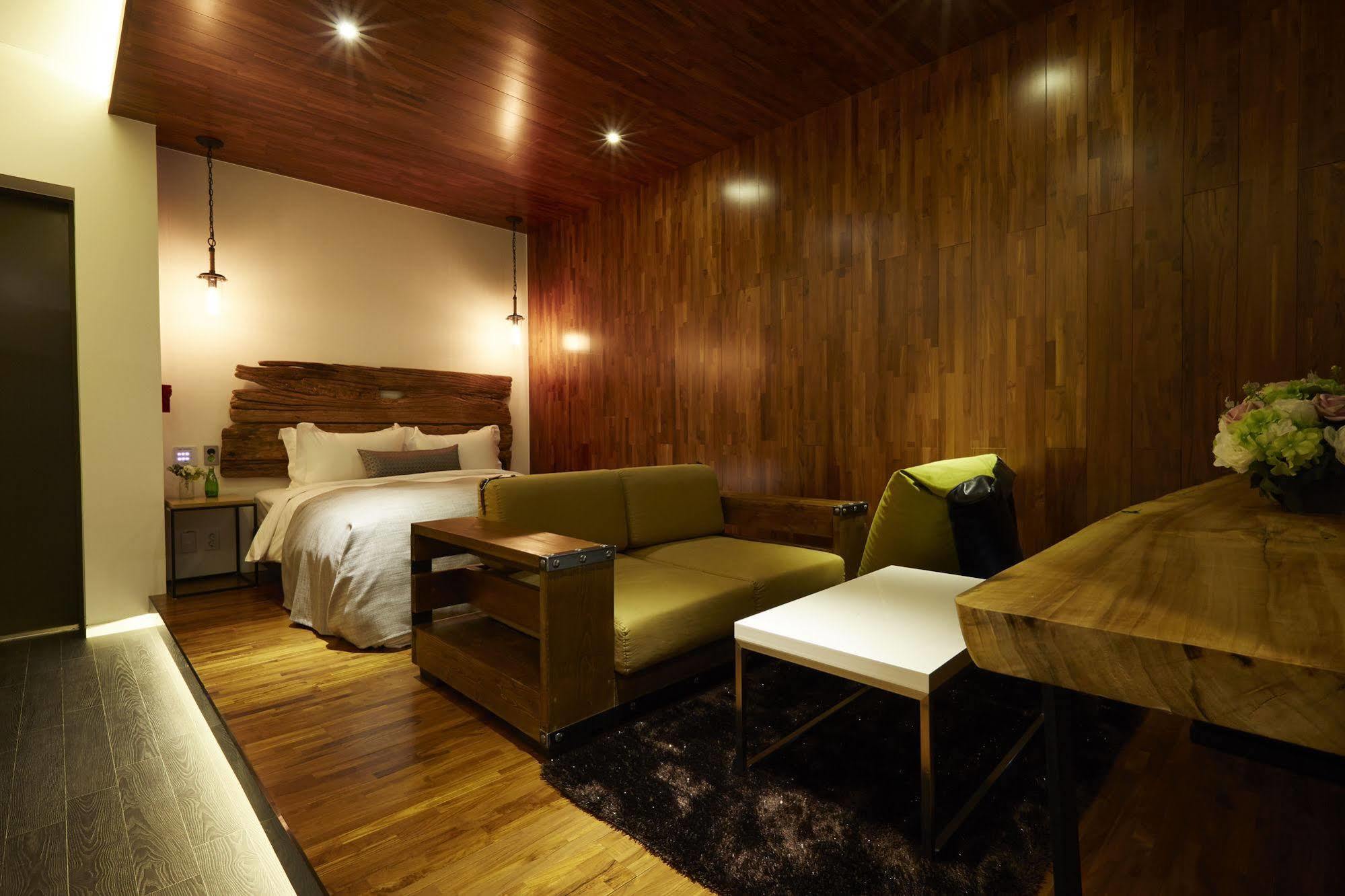 Chungbuk Inno City Namoo Hotel Eumseong Exteriör bild