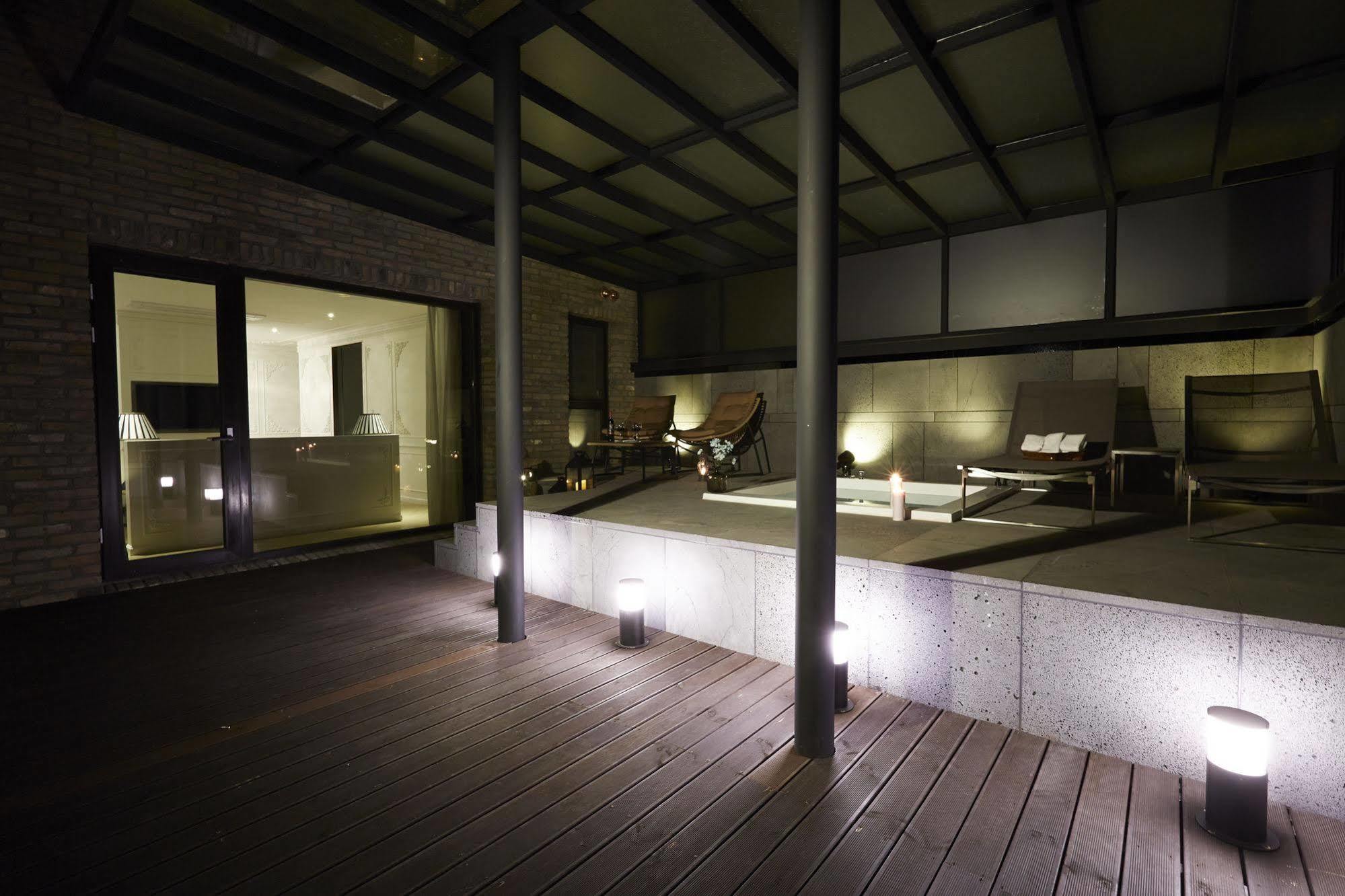 Chungbuk Inno City Namoo Hotel Eumseong Exteriör bild